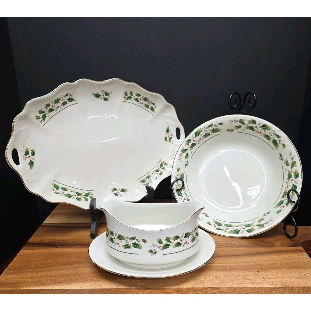 Home for the Holidays Soup Pasta Bowl Set of 4(OR 3) Christmas Holly Gold Rim 8"
